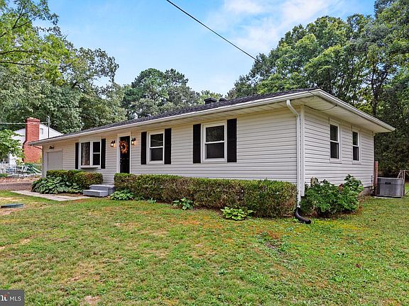 4th image of 19495 Point Lookout Rd