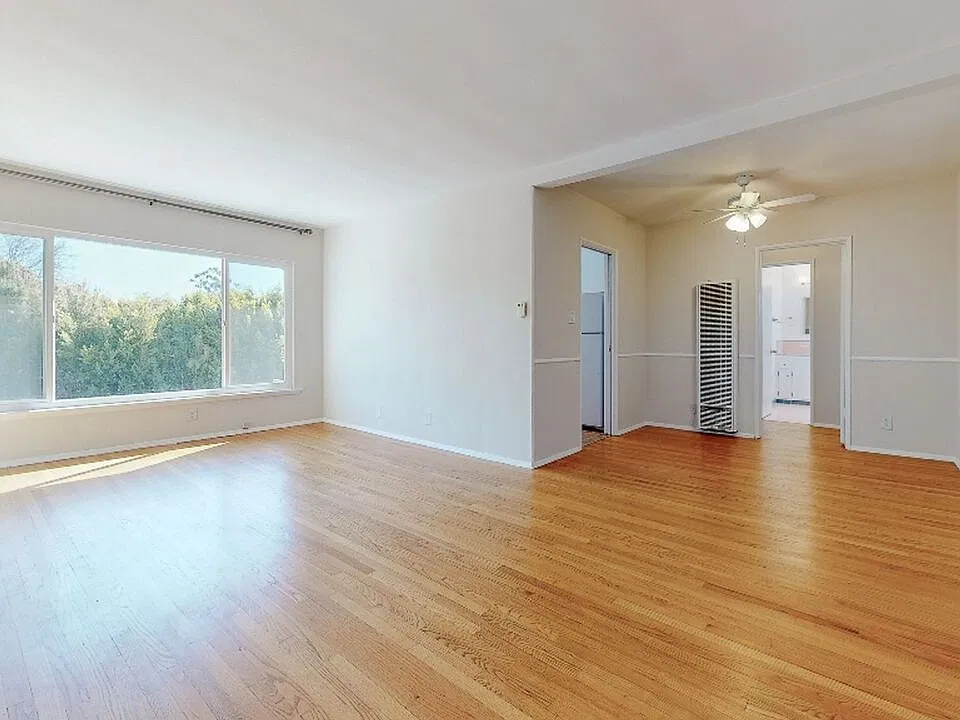 11284 Montana Ave #25