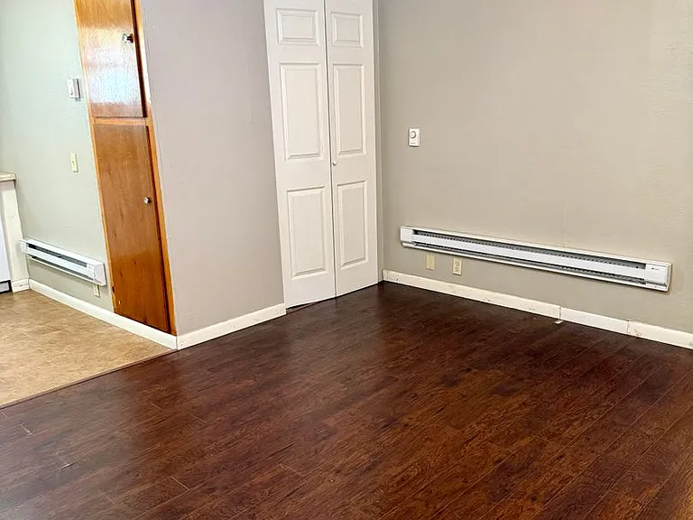 709 N Broadway St — Photo 3