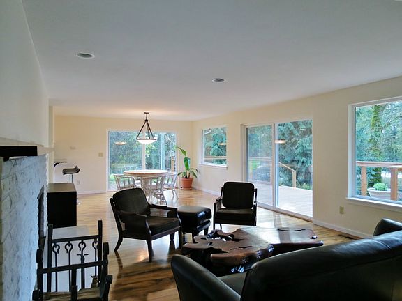 5th image of 148 Madrona Dr NW