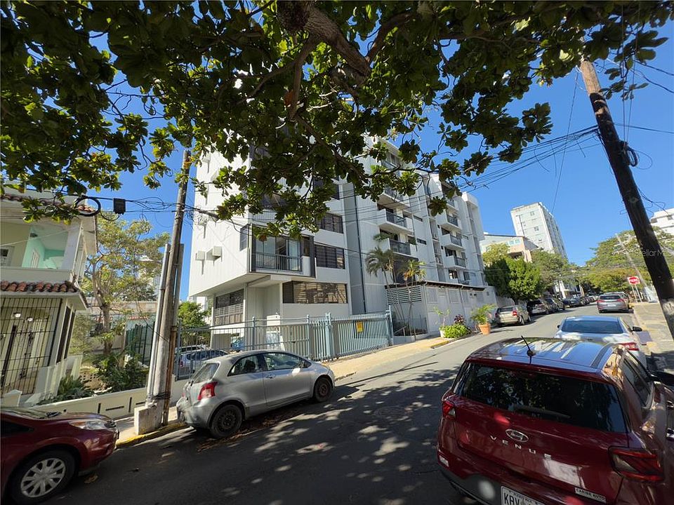 1st image of 702 Calle Un #301