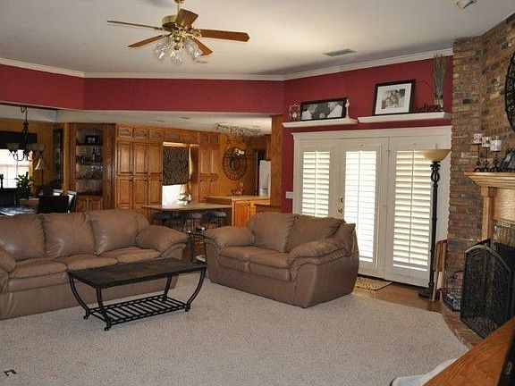 2nd image of 6017 Norwich Dr