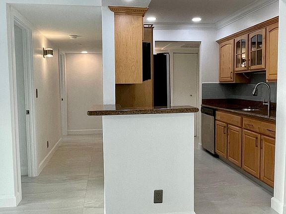 4th image of 1515 E Broward Blvd APT 124