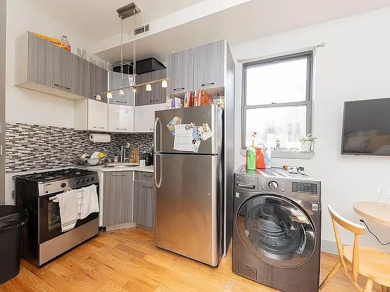 219 Troutman St #3L — Photo 2