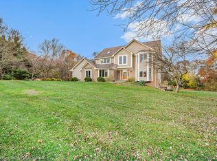 10831 S Woodfield Cir, Brighton, MI 48114