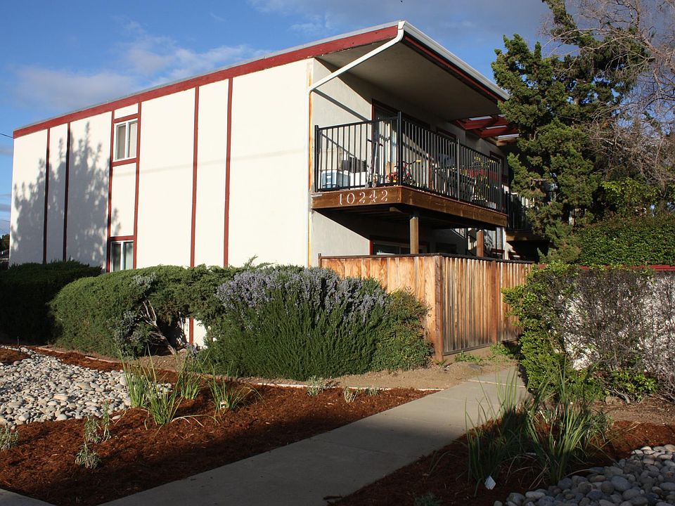 1st image of 10242 Beardon Dr APT 4