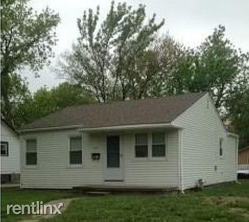 House-1801-Maine-St-Lawrence-KS-66044-3