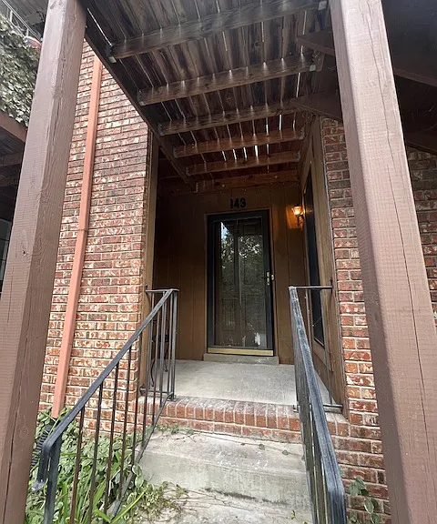 143 Brooke Castle Dr — Photo 1