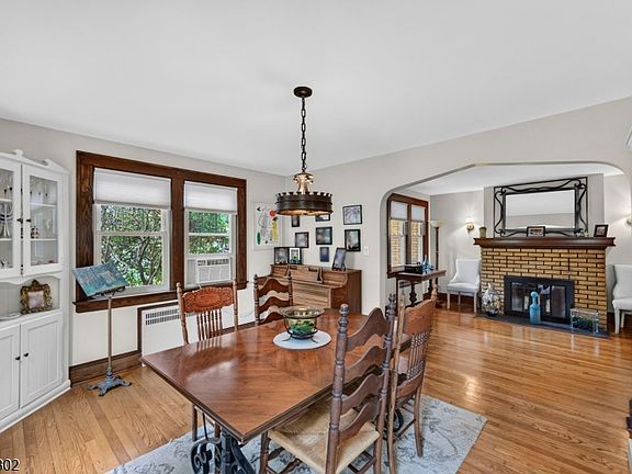 2nd image of 21 Crossbrook Rd