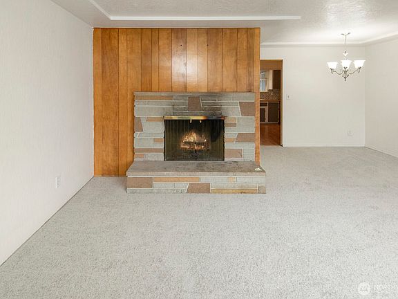 4th image of 2230 Mountain View Avenue W