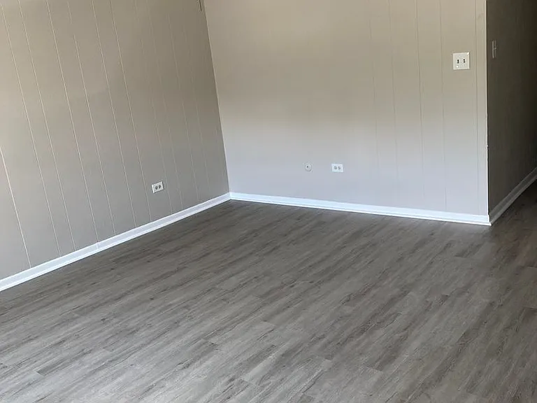 1032 Crown Ave — Photo 10