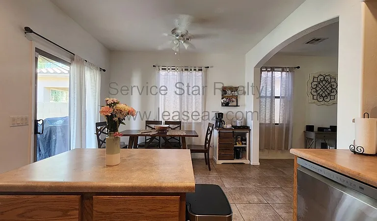 44152 W Cydnee Dr — Photo 6