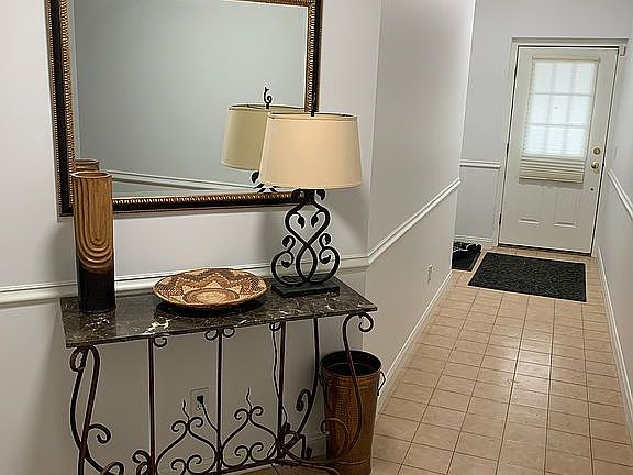 4th image of 13 Glen Hill Ln