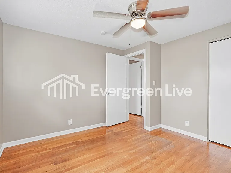 4928 Comstock Dr — Photo 14