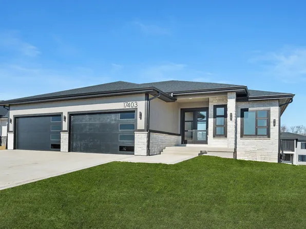 17403 N Valley Dr, Urbandale, IA 50323
