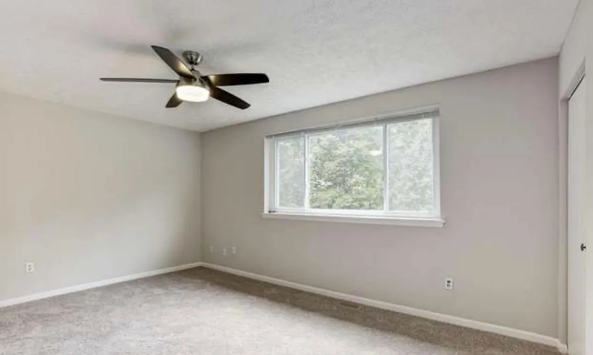 Building Photo - 8548 Pine Run Ct