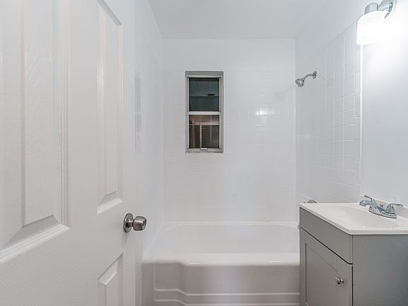 3rd image of 1230 NE 42nd St