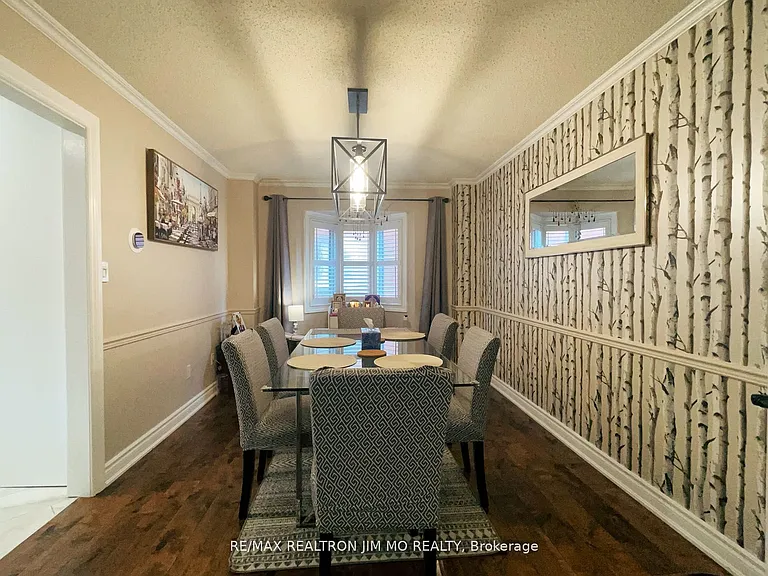 60 Silverbirch Pl — Photo 6