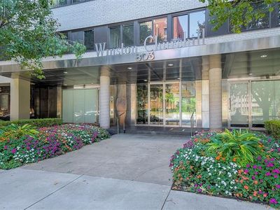 803 W 48th St APT 601, Kansas City, MO, 64112