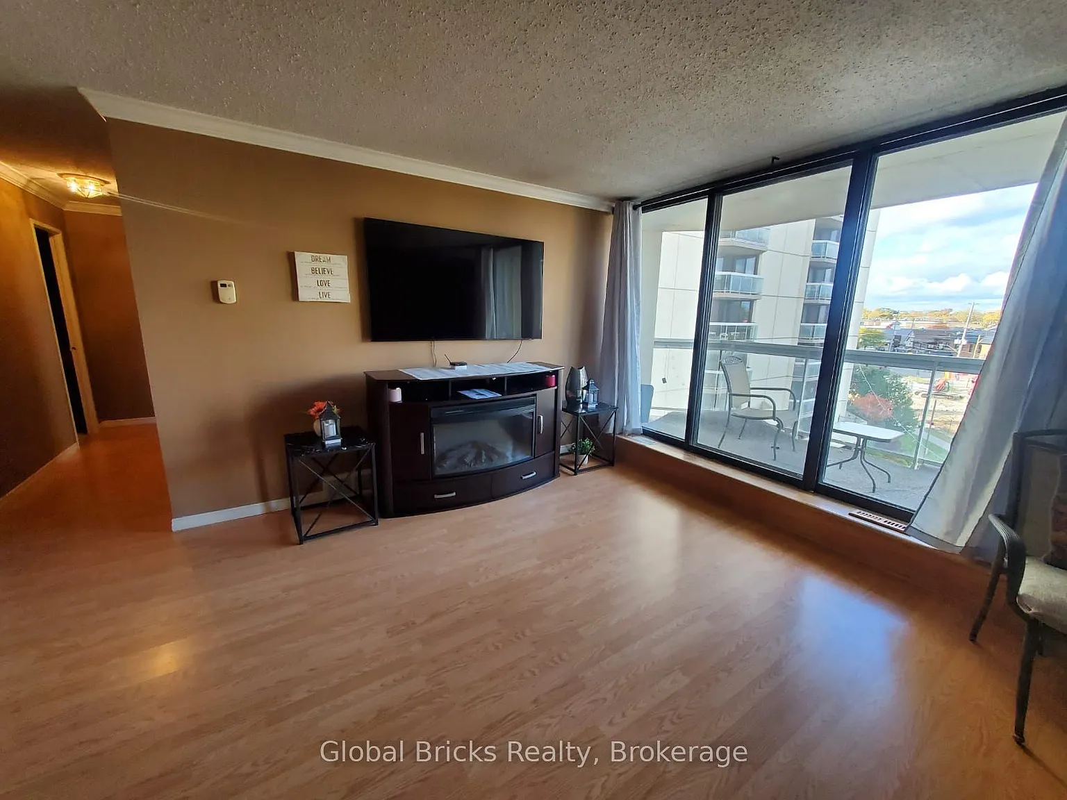 2 bed, $2,000 — Photo 4