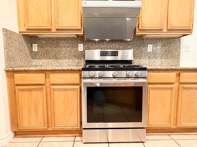 9489 Cedar Glen Ct — Photo 8