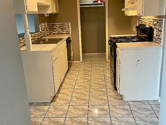 4th image of 6428 Creekbend Dr #1-16