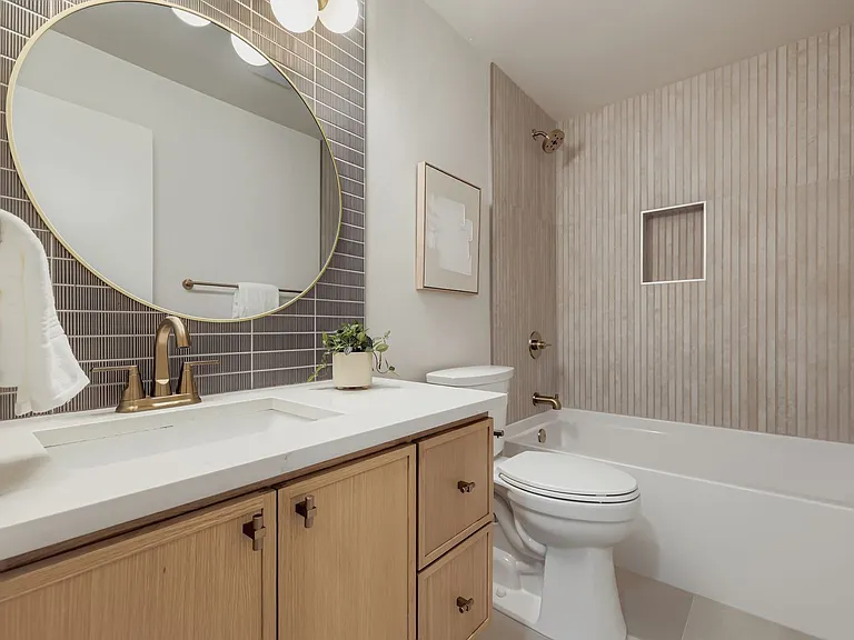 14208 NE 2nd Pl — Photo 23