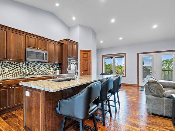 5th image of 15292 Holstein Ln