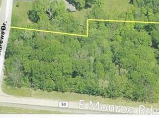 7780 Saint Andrews Dr, Tecumseh, MI 49286