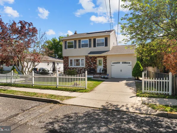 418 Harrison St, Riverside, NJ 08075