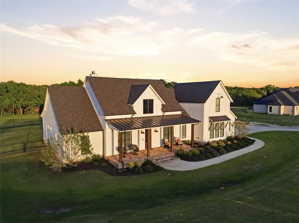 221 Proctor Ln, Decatur, TX 76234