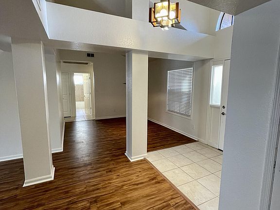 5th image of 10956 N 111th Pl