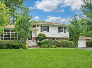 67 Malvern Ln, Scarsdale, NY 10583
