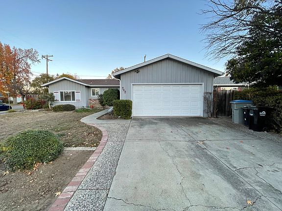 3rd image of 702 Broadmoor Dr