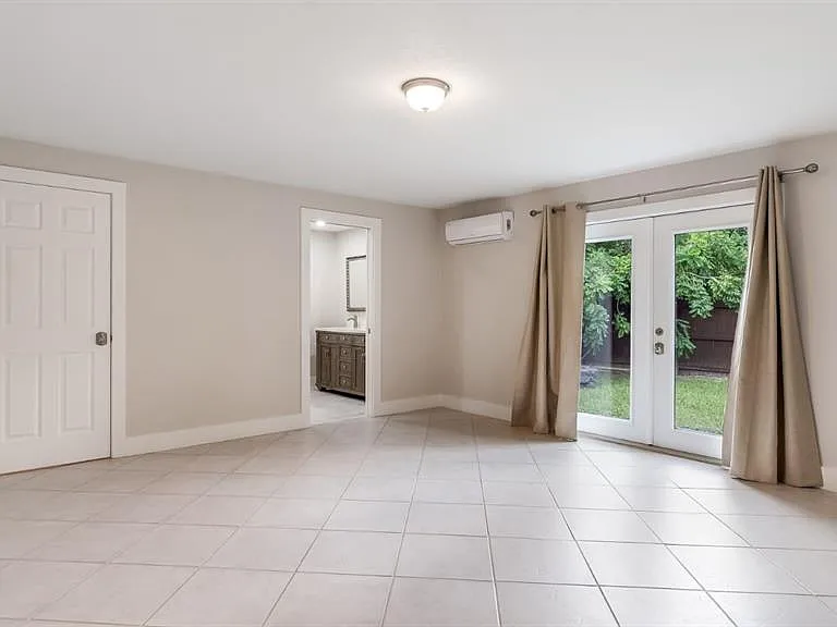 740 Beachwood Ln — Photo 11