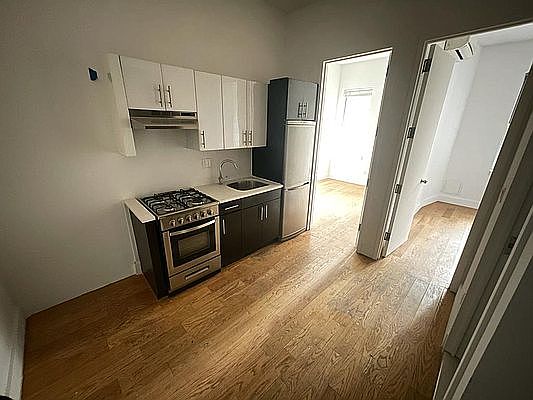 1st image of 793 Saint Johns Pl #1R