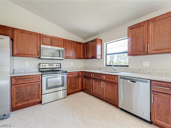 2nd image of 4108 SW 9th Place Cpe
