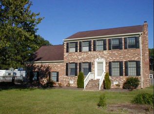 17 Windy Point Dr, Poquoson, VA