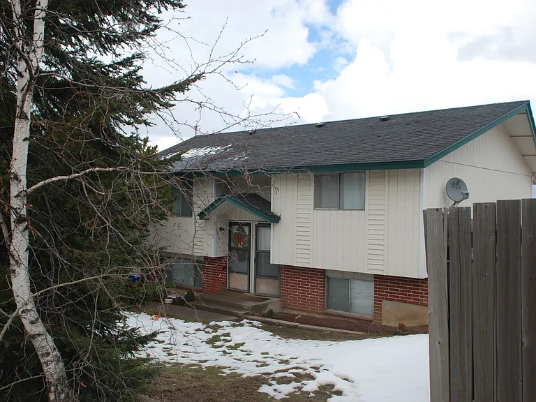 2030 NW Turner Dr #B — Photo 1