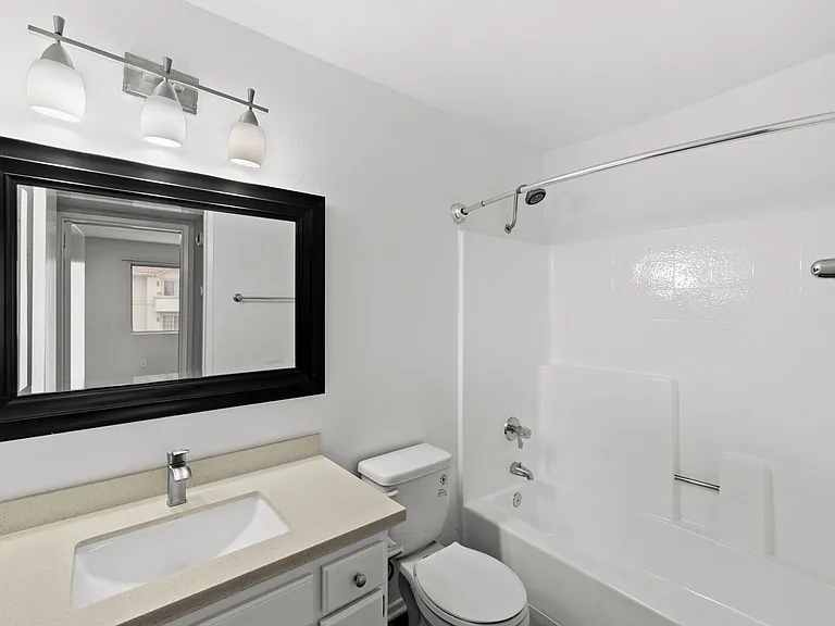 4432 Coldwater Canyon — Photo 10