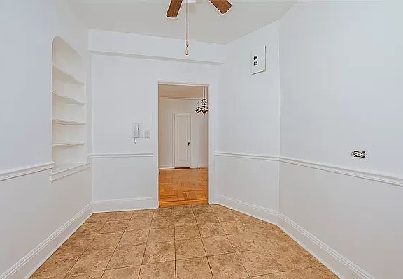 4th image of 601 Pelham Pkwy N APT 416