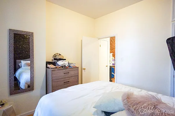 Rented by City Connections Realty | media 12