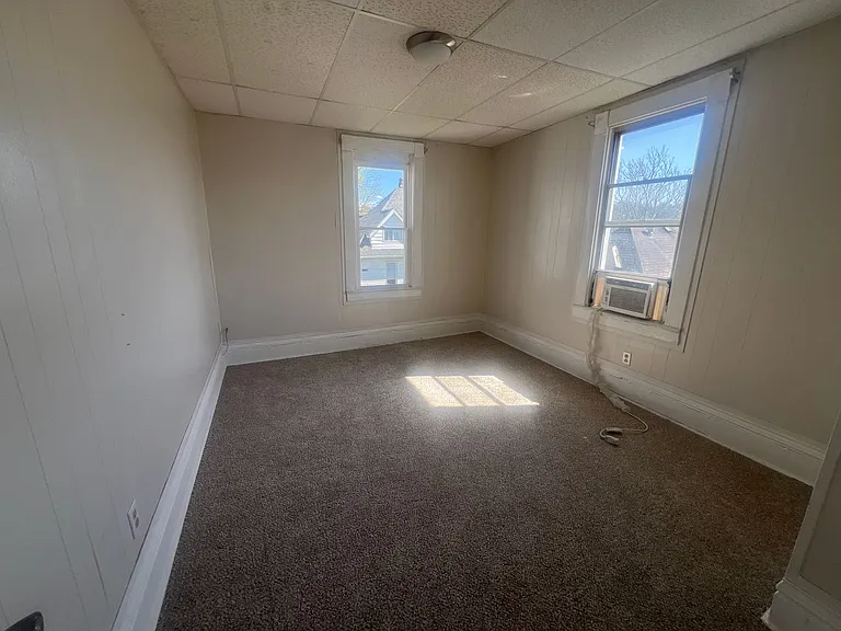 466 Dallas Street — Photo 2