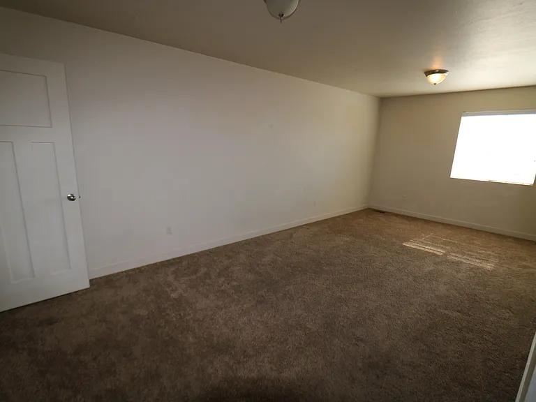 209 N 680 E — Photo 5