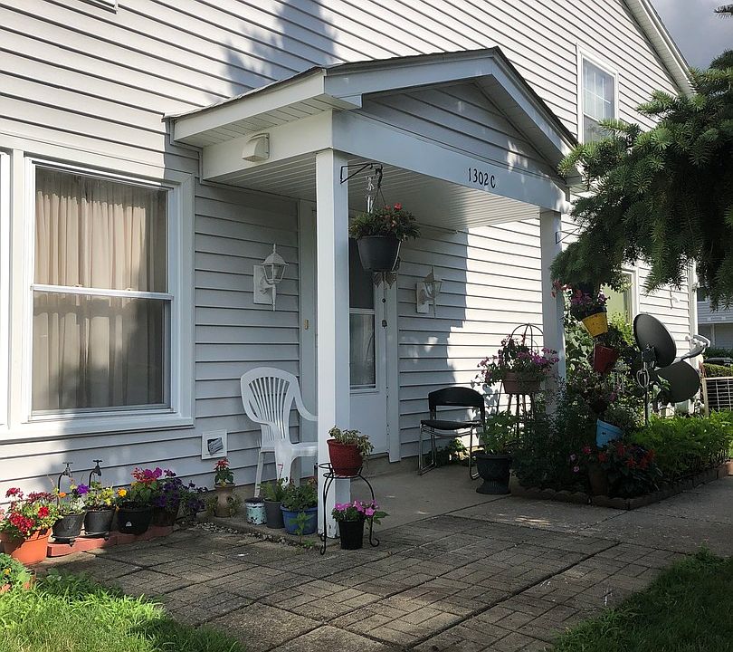 1st image of 1302 S Glen Cir #C
