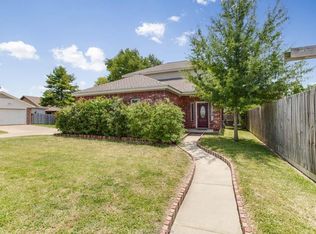 2916 Braeburn St, Bryan, TX 77802