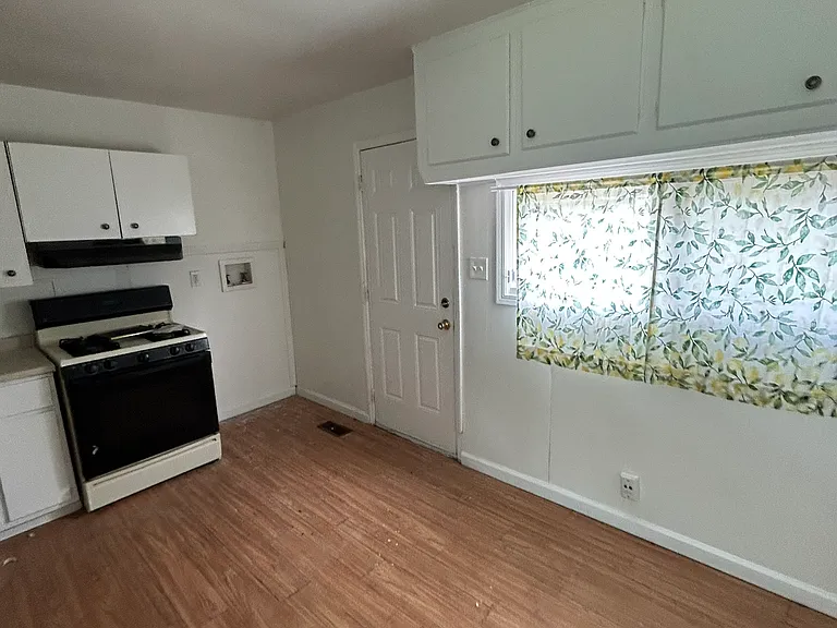 722 Saint Paul Dr — Photo 9
