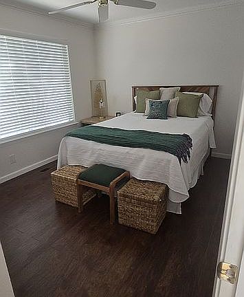 4th image of 11812 Summertree Rd NE
