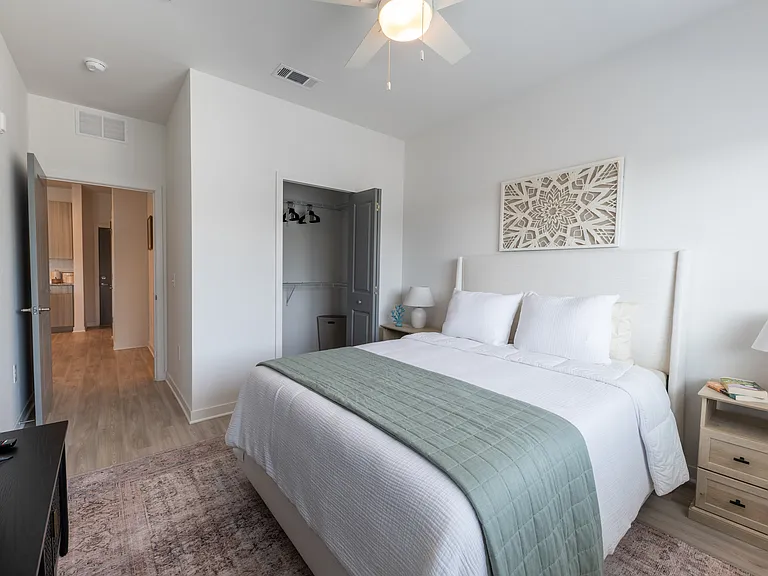 Sunnyside Apartments — Photo 12