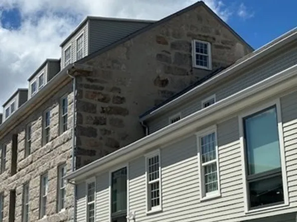 19 Commercial St #306, New Bedford, MA 02740